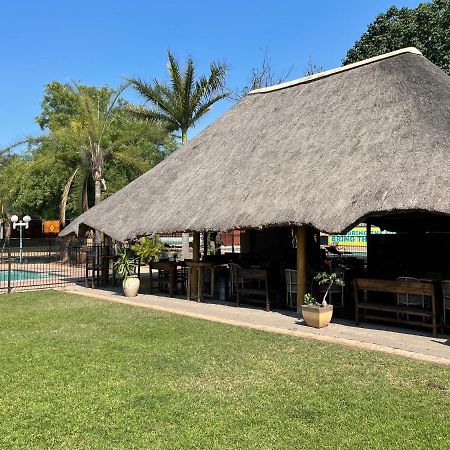 Buffalo Hotel Hectorspruit ภายนอก รูปภาพ