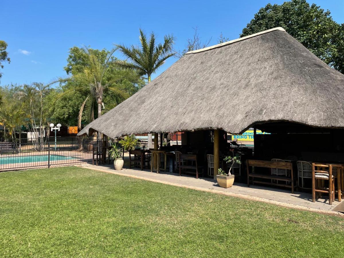 Buffalo Hotel Hectorspruit ภายนอก รูปภาพ