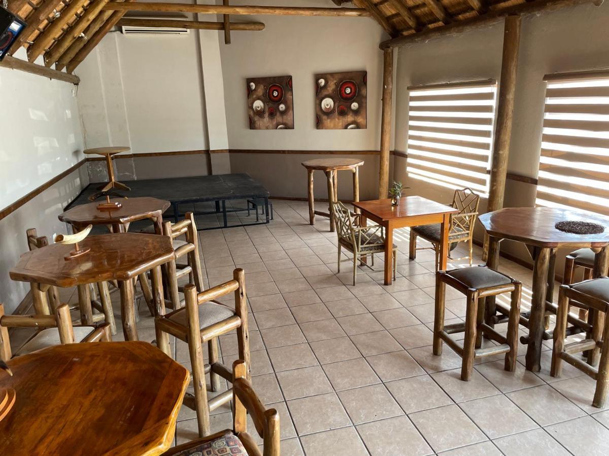 Buffalo Hotel Hectorspruit ภายนอก รูปภาพ