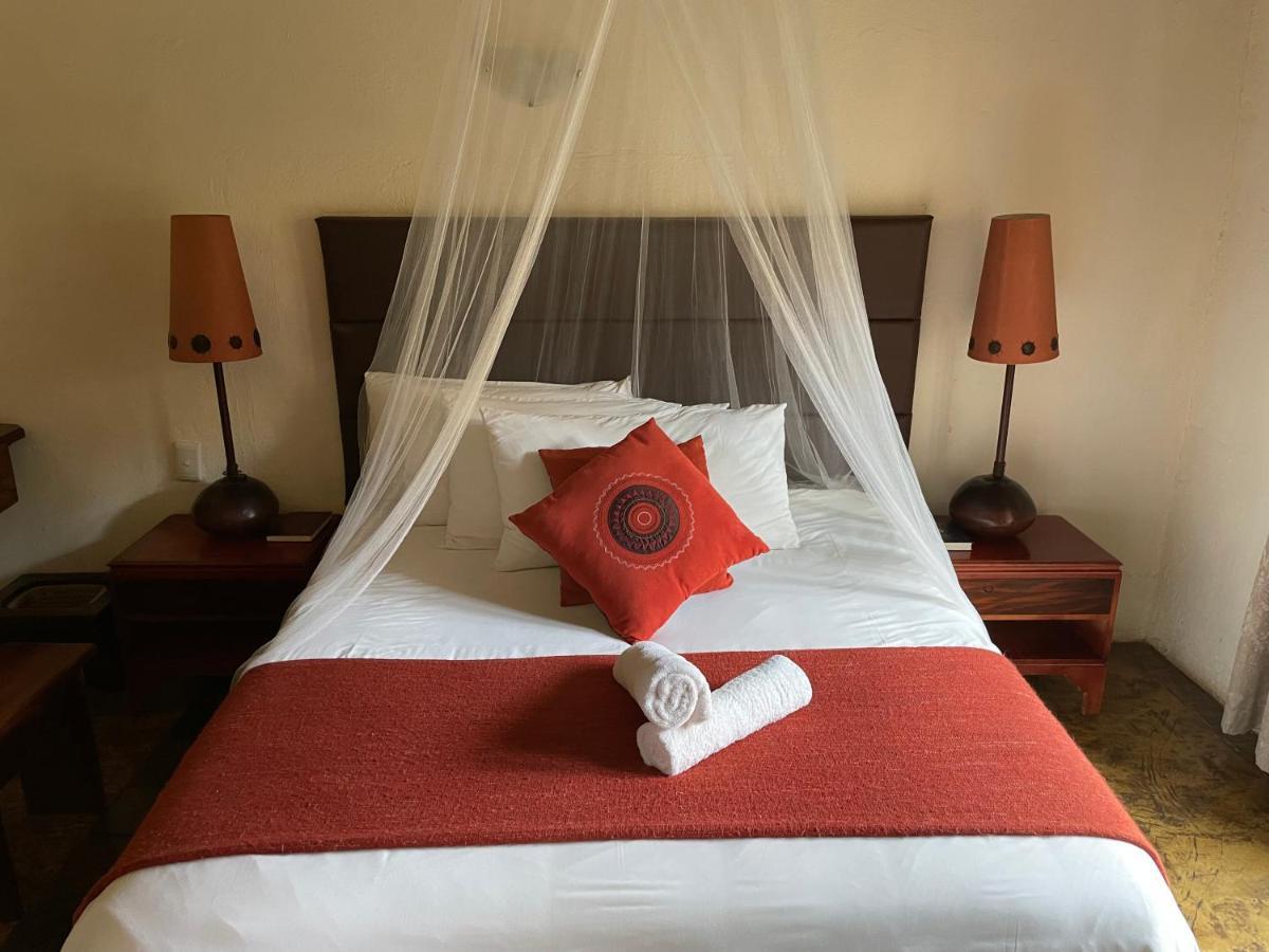 Buffalo Hotel Hectorspruit ภายนอก รูปภาพ
