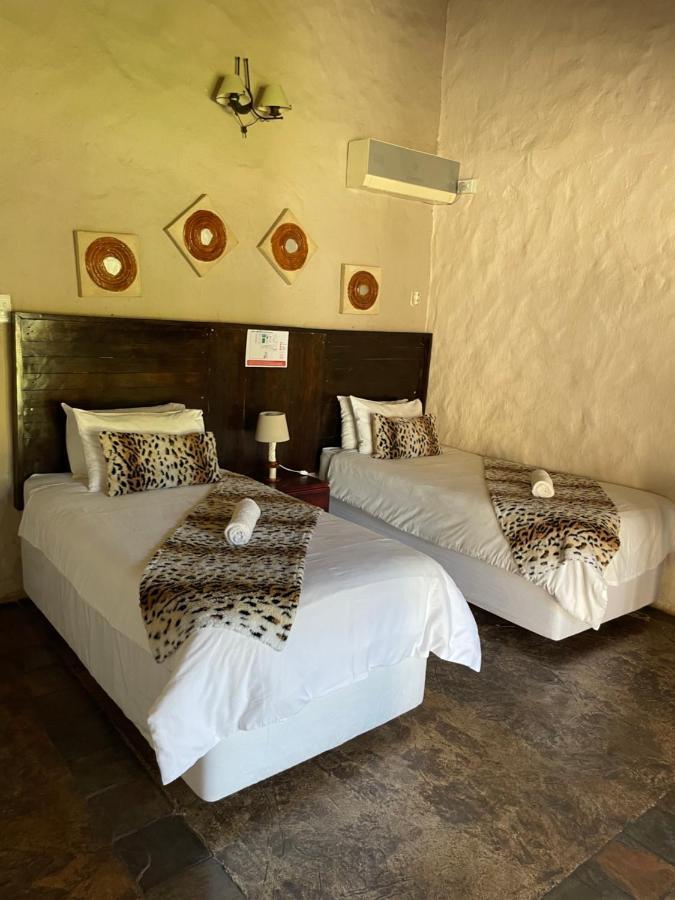 Buffalo Hotel Hectorspruit ภายนอก รูปภาพ